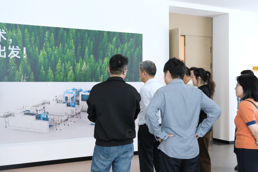 為知識產(chǎn)權(quán)培育保駕護航——市人大主任應(yīng)?？艘恍姓{(diào)研浙江正威機械有限公司